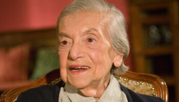 Poslední pražská spisovatelka píšící v němčině, Lenka Reinerová, v pořadu Marka Ebena a České televize Na plovárně. Foto: Česká televize